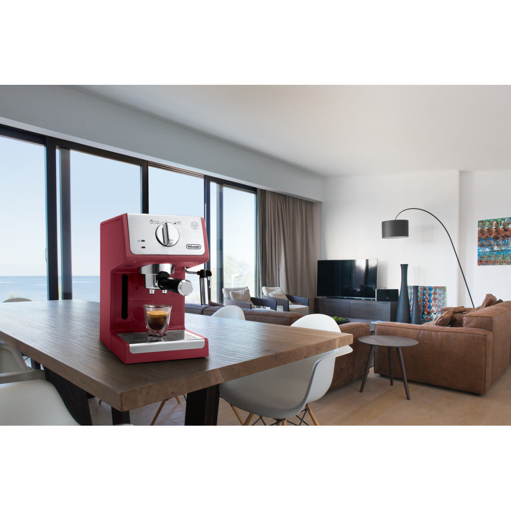 De’Longhi ECP3220R Manual Espresso Machine with 15-Bar Pump in Red
