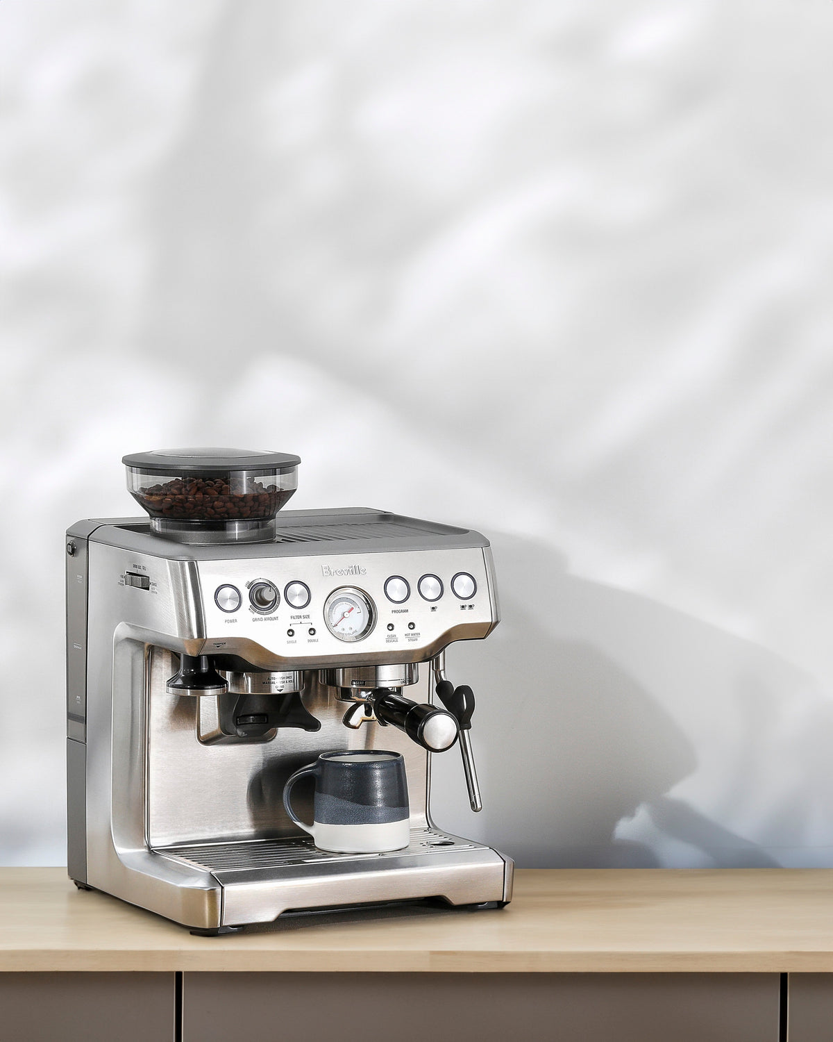 Breville Barista Express Semi-Automatic Espresso Machine with Grinder in Brushed Stainless Steel – BES870XL