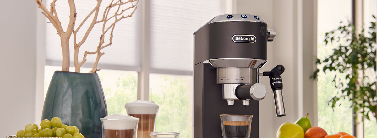 De’Longhi Dedica Deluxe Manual Espresso Machine with 15-Bar Pump in Black – EC685BK