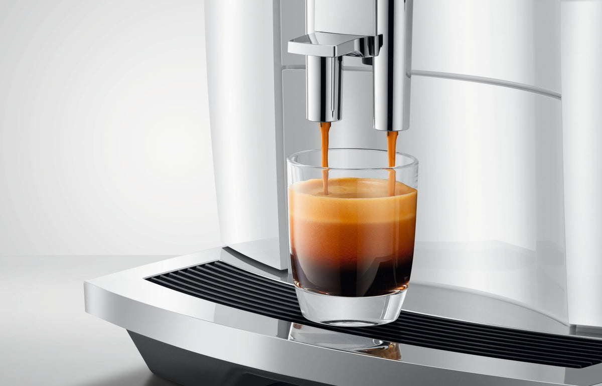 JURA E4 Fully Automatic Coffee and Espresso Machine with Professional Aroma Grinder