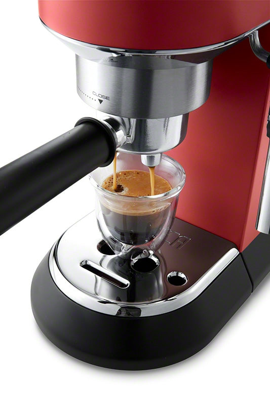 De’Longhi Dedica Deluxe Manual Espresso Machine with 15-Bar Pump in Red – EC685R