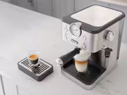 De’Longhi Classic Manual Espresso Machine
