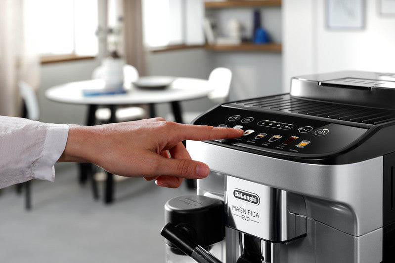 De’Longhi Magnifica Evo Fully Automatic Espresso Machine with LatteCrema Milk System – ECAM29084SB