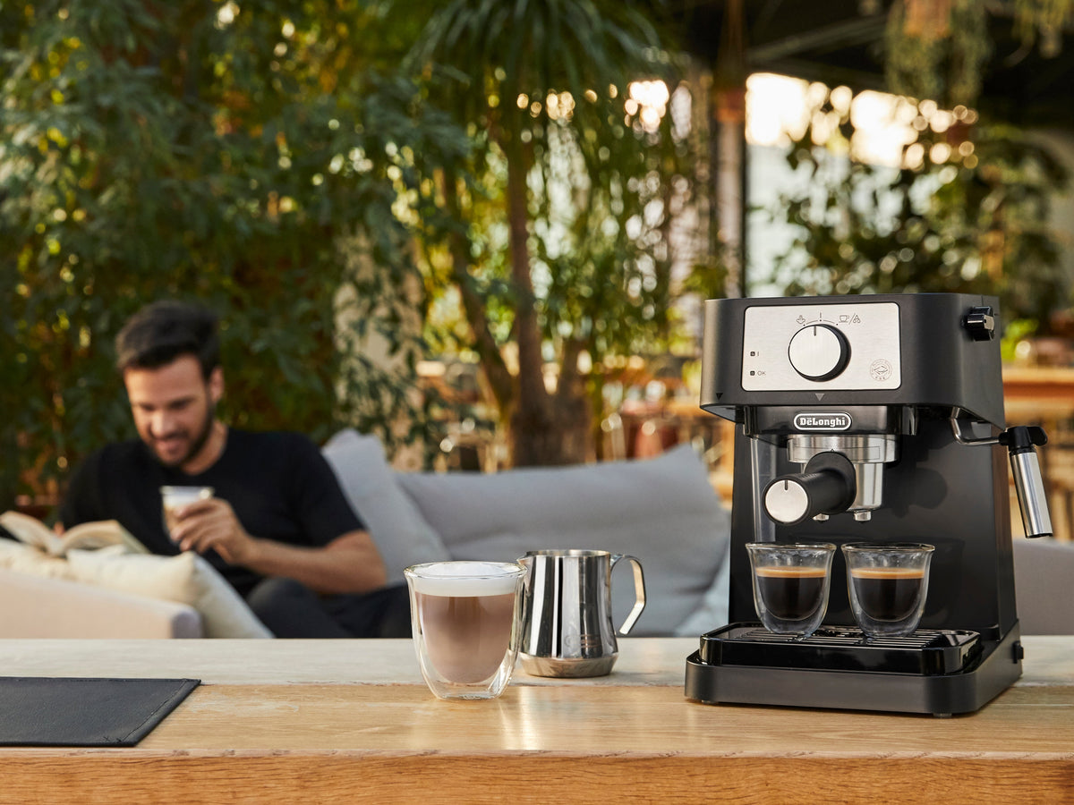 De’Longhi Stilosa Manual Espresso Machine with 15-Bar Pump