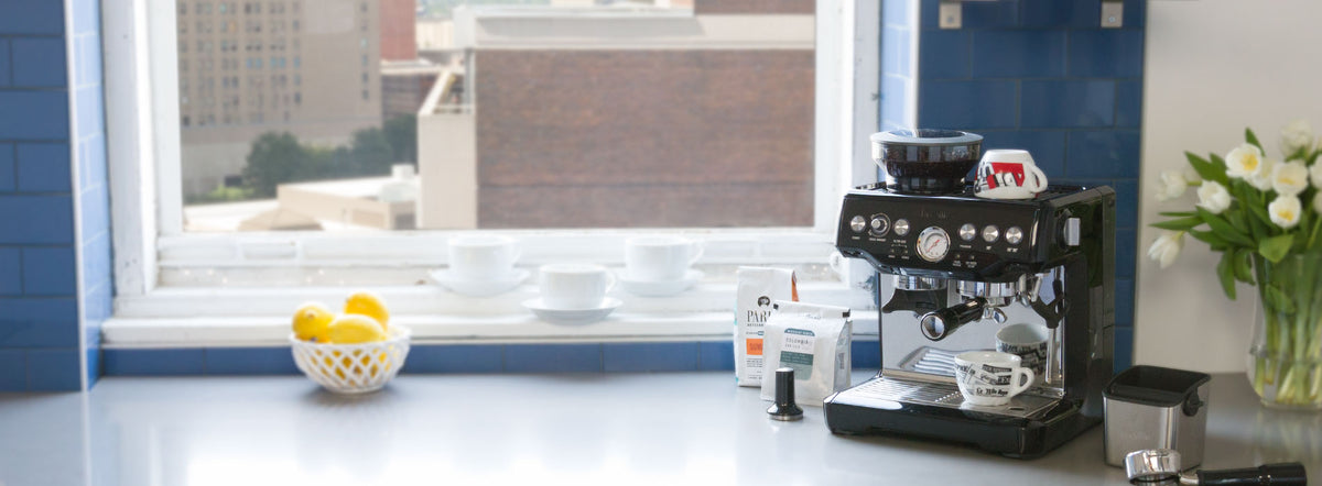 Breville Barista Express Semi-Automatic Espresso Machine with Built-In Grinder in Black – BES870XL