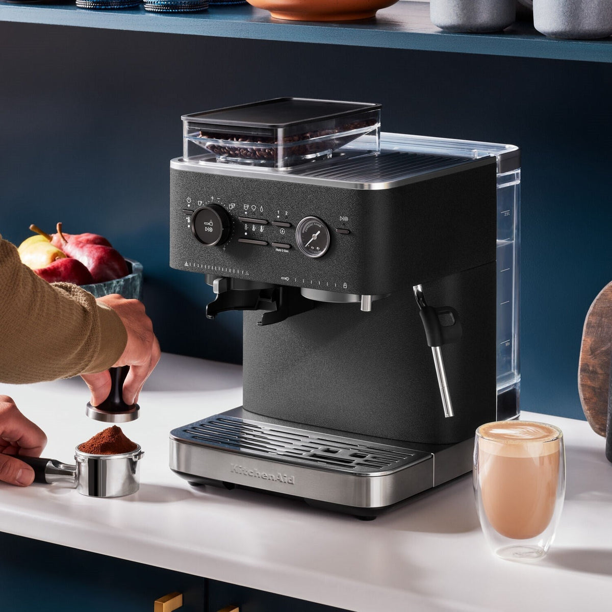 KitchenAid Semi-Automatic Espresso Machine with Burr Grinder and 15-Bar Pump – Cast Iron Black – KES6551BK