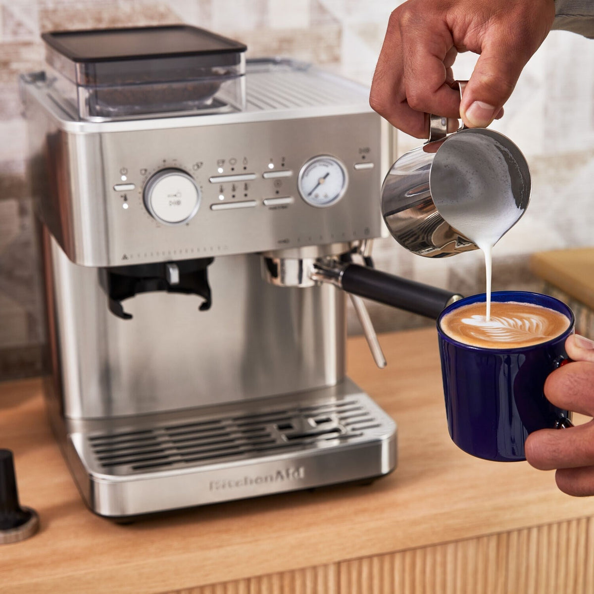 KitchenAid Semi-Automatic Espresso Machine with Burr Grinder and 15-Bar Pump – Stainless Steel – KES6551SX
