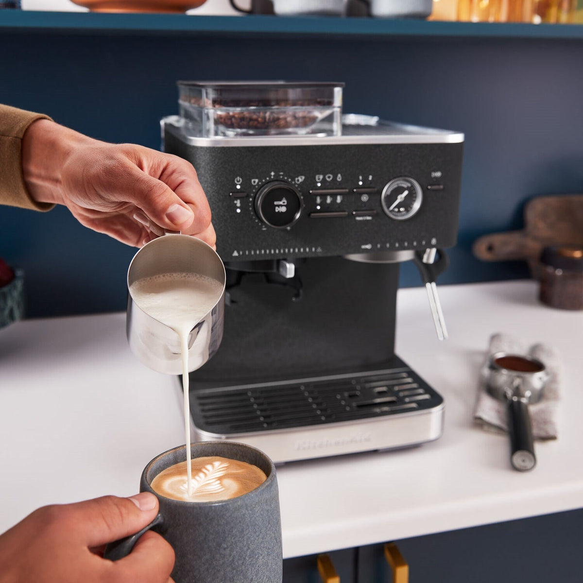 KitchenAid Semi-Automatic Espresso Machine with Burr Grinder and 15-Bar Pump – Cast Iron Black – KES6551BK